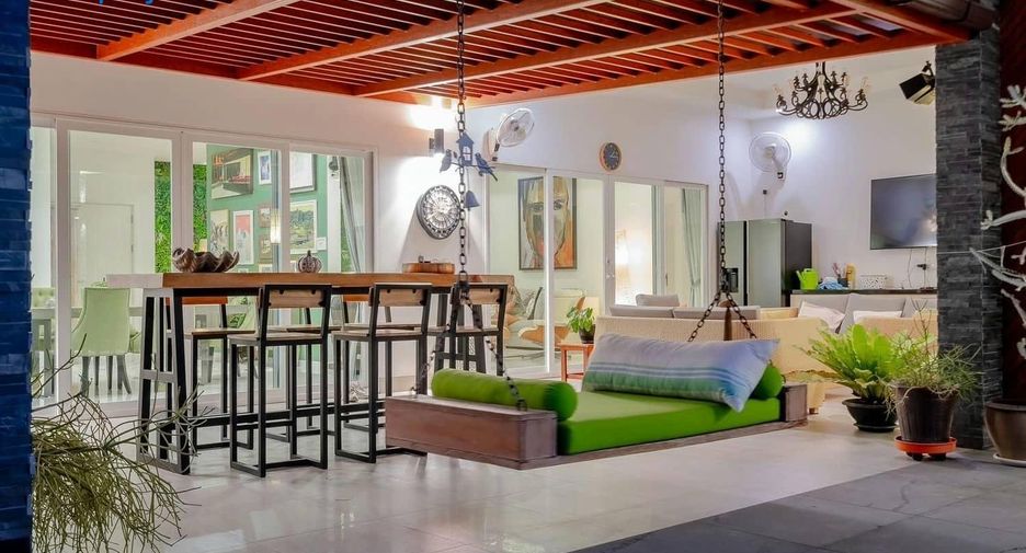 For sale 5 bedrooms villa in Hua Hin, Prachuap Khiri Khan