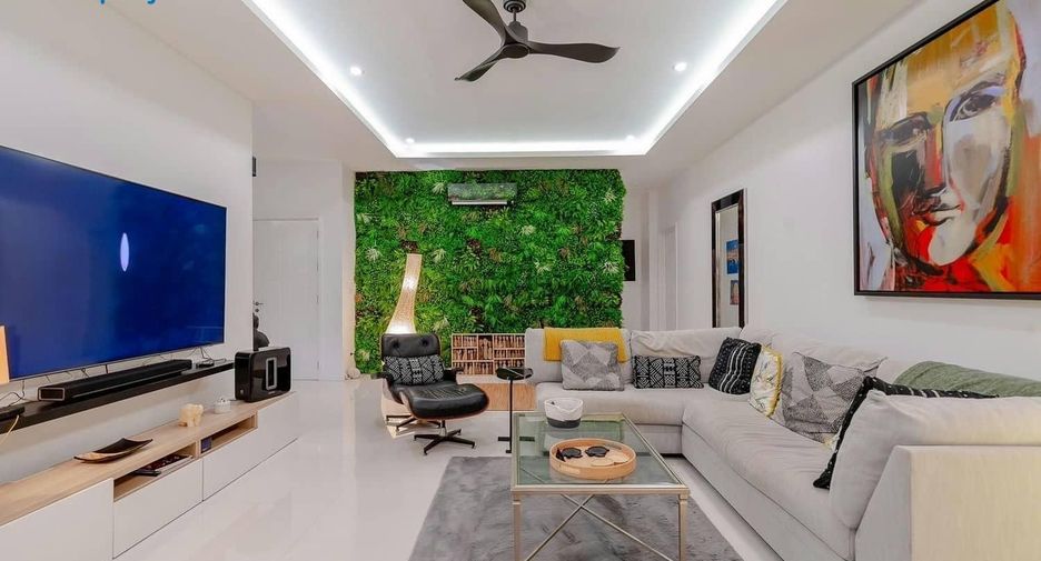 For sale 5 bedrooms villa in Hua Hin, Prachuap Khiri Khan