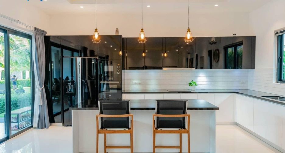 Villa en venta de 4 habitaciones en Cha Am, Phetchaburi