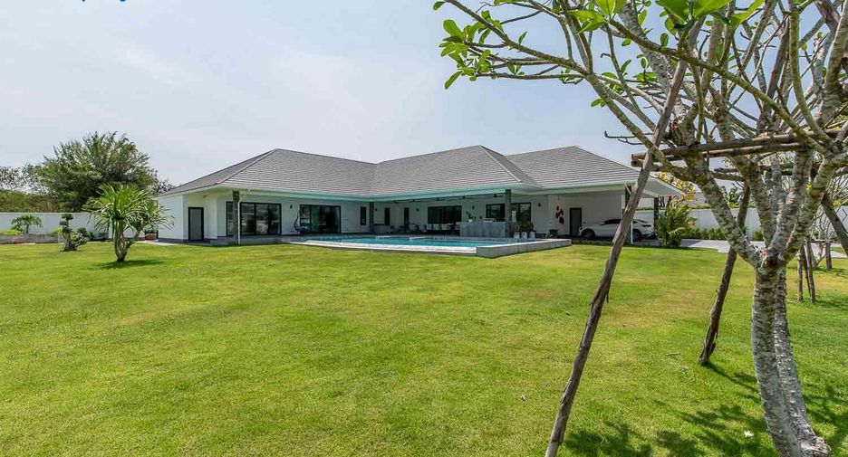For sale 4 bedrooms villa in Pran Buri, Prachuap Khiri Khan