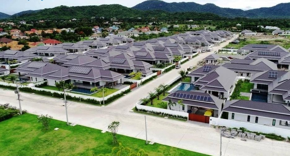 Villa en venta y en alquiler de 4 habitaciones en Cha Am, Phetchaburi