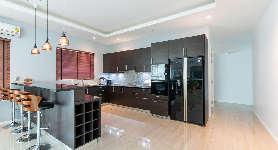 Villa en venta y en alquiler de 4 habitaciones en Cha Am, Phetchaburi