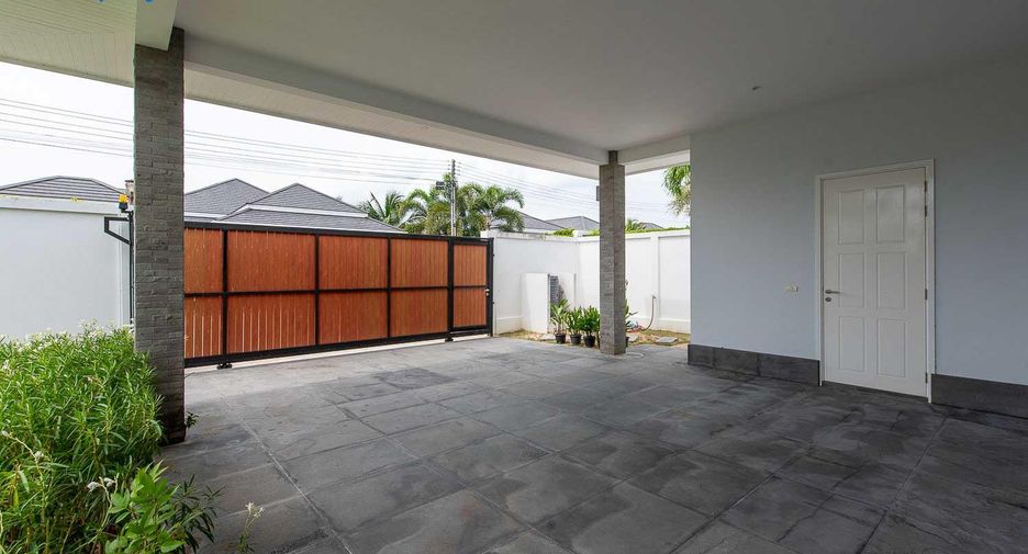 Villa en venta y en alquiler de 4 habitaciones en Cha Am, Phetchaburi