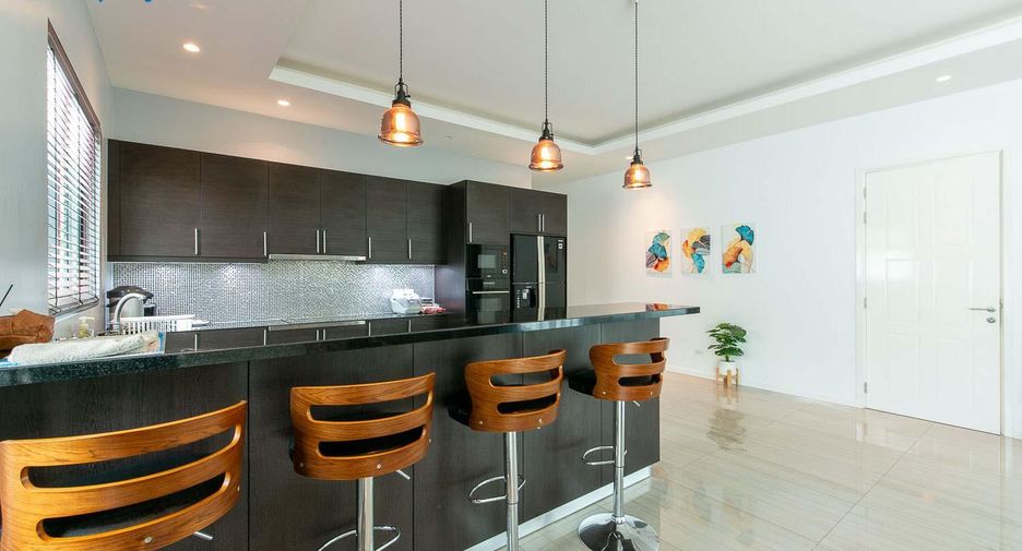 Villa en venta y en alquiler de 4 habitaciones en Cha Am, Phetchaburi