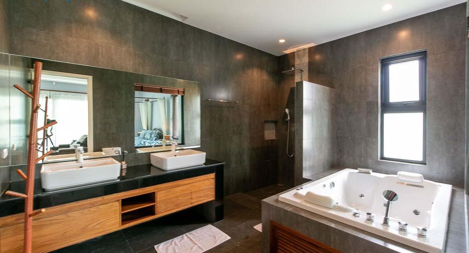 Villa en venta y en alquiler de 4 habitaciones en Cha Am, Phetchaburi