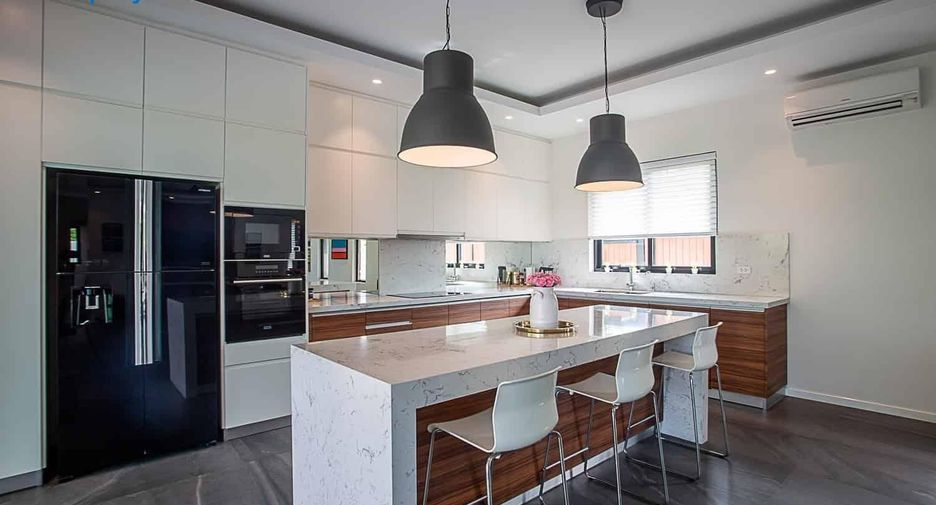 Villa en venta de 4 habitaciones en Cha Am, Phetchaburi