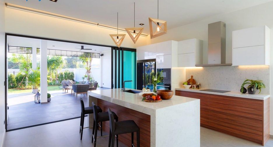 For sale 3 ベッドルーム villa in Hua Hin, Prachuap Khiri Khan