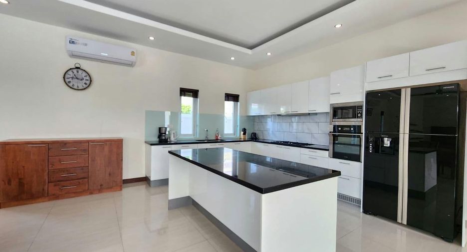 For sale and for rent 4 bedrooms villa in Cha Am, Phetchaburi