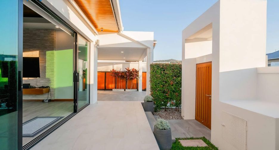 For sale 4 ベッドルーム villa in Hua Hin, Prachuap Khiri Khan