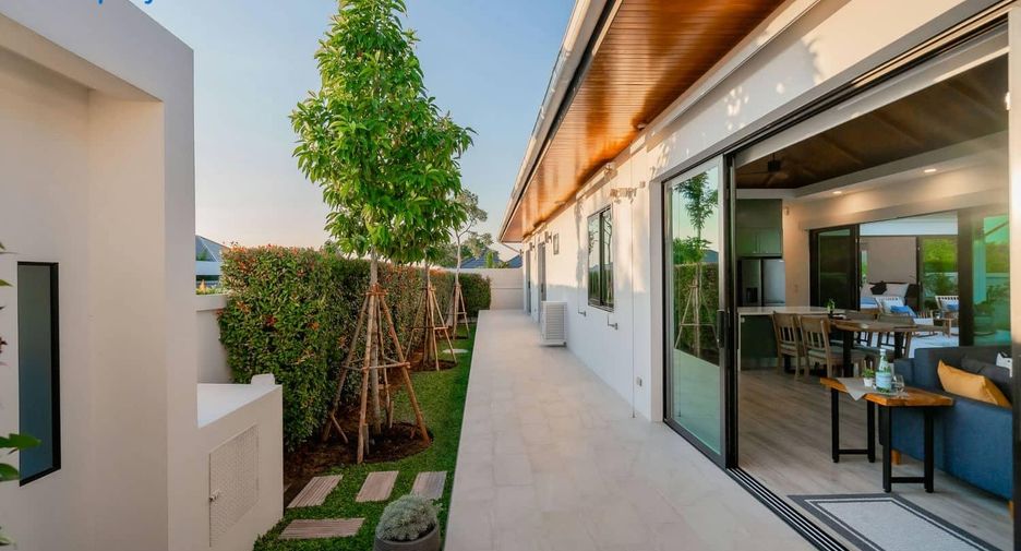 For sale 4 ベッドルーム villa in Hua Hin, Prachuap Khiri Khan