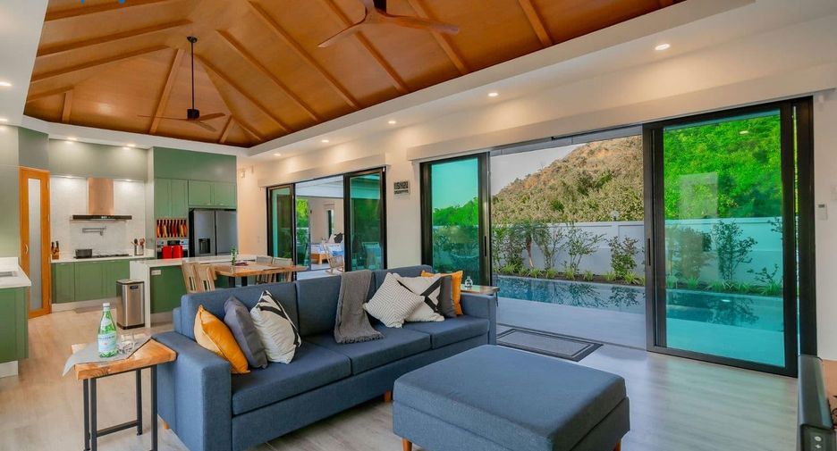 For sale 4 ベッドルーム villa in Hua Hin, Prachuap Khiri Khan