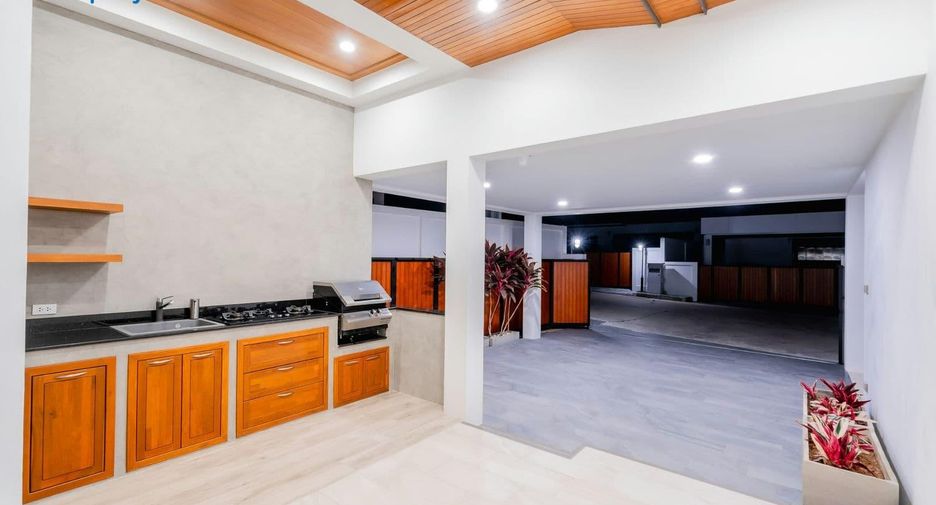 For sale 4 ベッドルーム villa in Hua Hin, Prachuap Khiri Khan