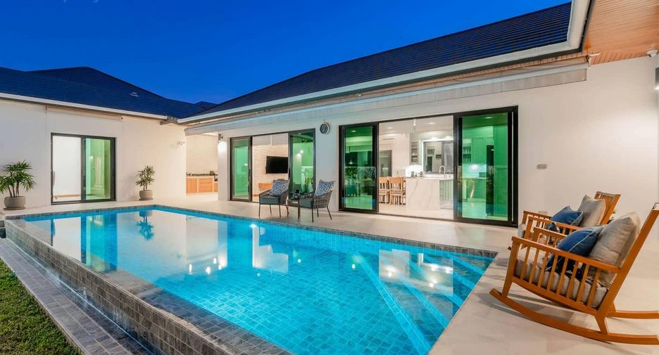 For sale 4 ベッドルーム villa in Hua Hin, Prachuap Khiri Khan