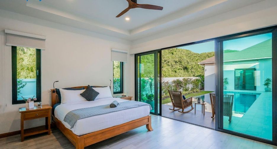 For sale 4 ベッドルーム villa in Hua Hin, Prachuap Khiri Khan