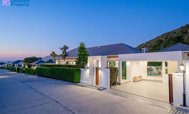 For sale 4 ベッドルーム villa in Hua Hin, Prachuap Khiri Khan