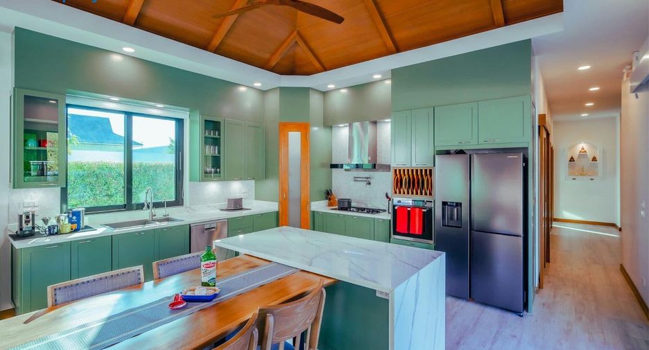 For sale 4 ベッドルーム villa in Hua Hin, Prachuap Khiri Khan