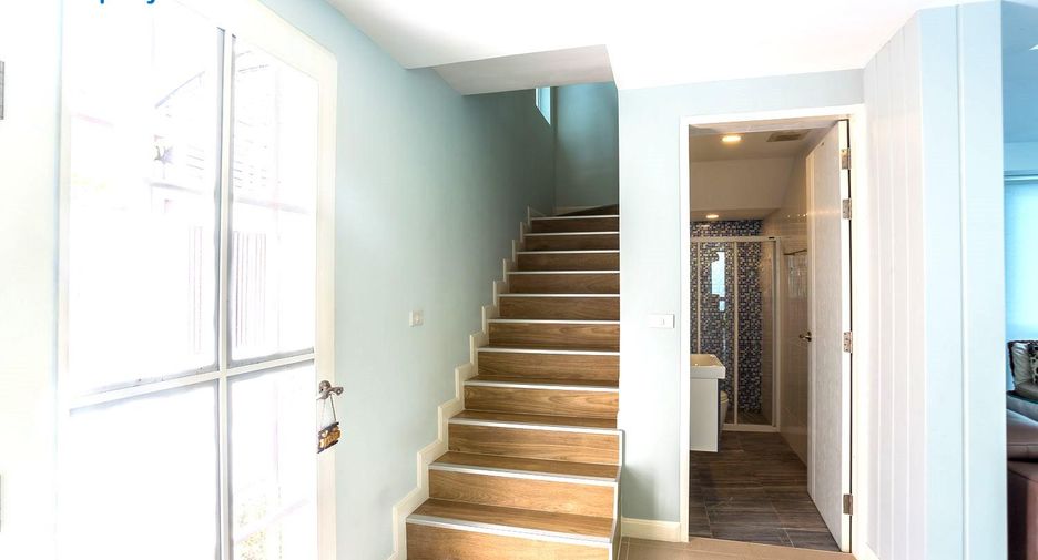 Condo en venta de 3 habitaciones 