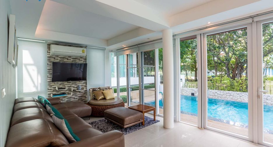 Condo en venta de 3 habitaciones 