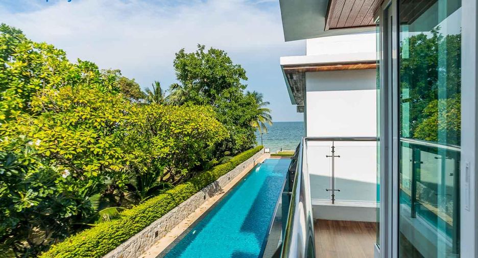 Condo en venta de 3 habitaciones 
