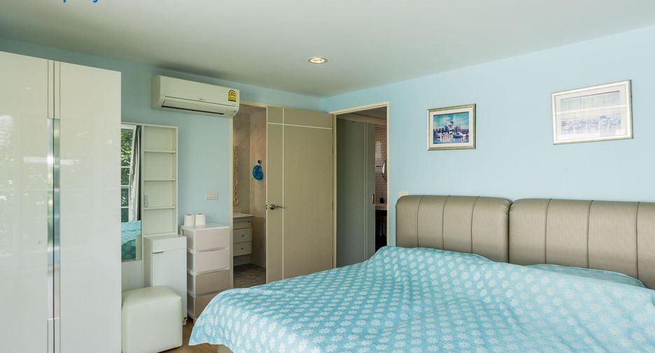 Condo en venta de 3 habitaciones 