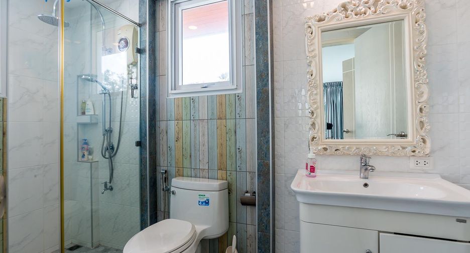 Condo en venta de 3 habitaciones 