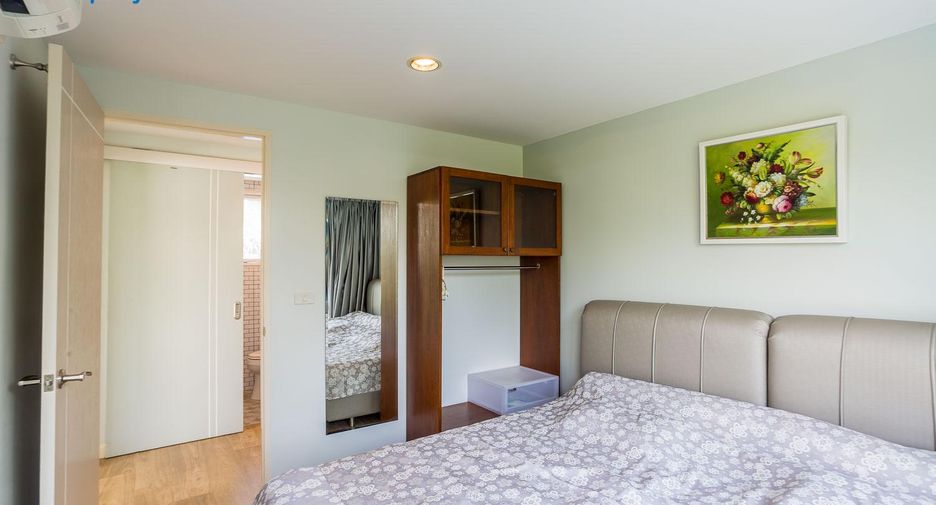 Condo en venta de 3 habitaciones 