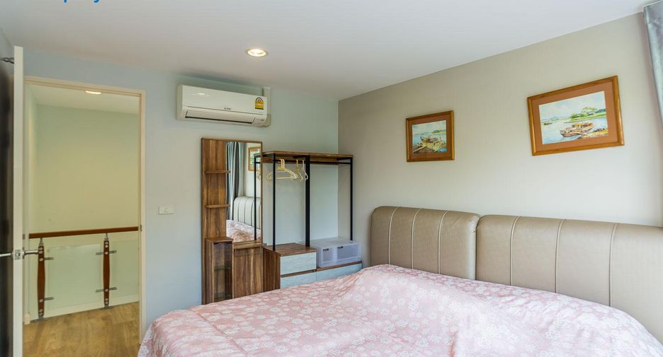 Condo en venta de 3 habitaciones 