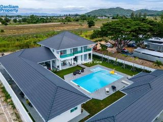 For sale 7 bedrooms villa in Hua Hin, Prachuap Khiri Khan