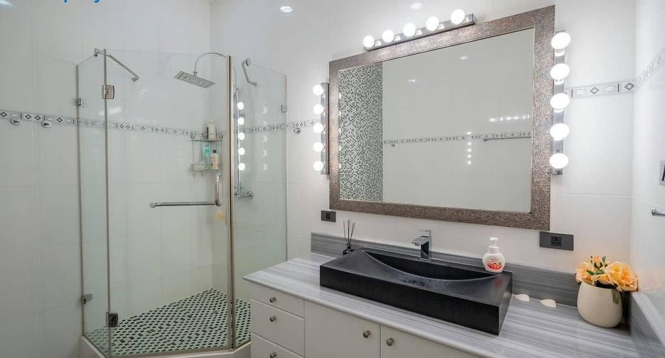 For sale 4 bedrooms villa in Hua Hin, Prachuap Khiri Khan