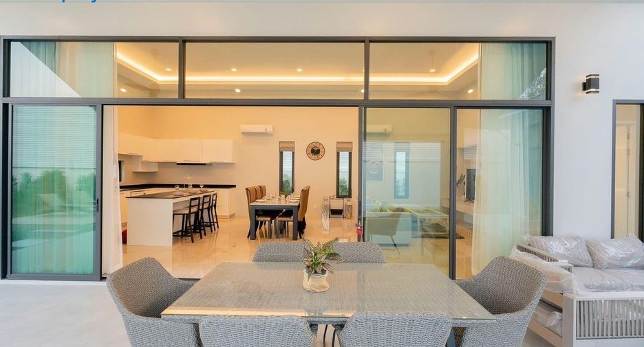 For sale 3 ベッドルーム villa in Hua Hin, Prachuap Khiri Khan