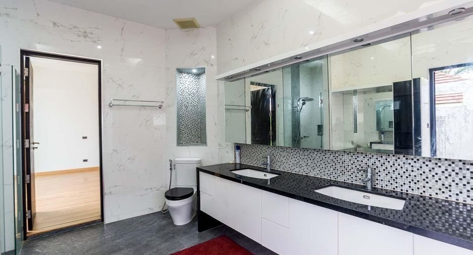 For sale 3 ベッドルーム villa in Hua Hin, Prachuap Khiri Khan