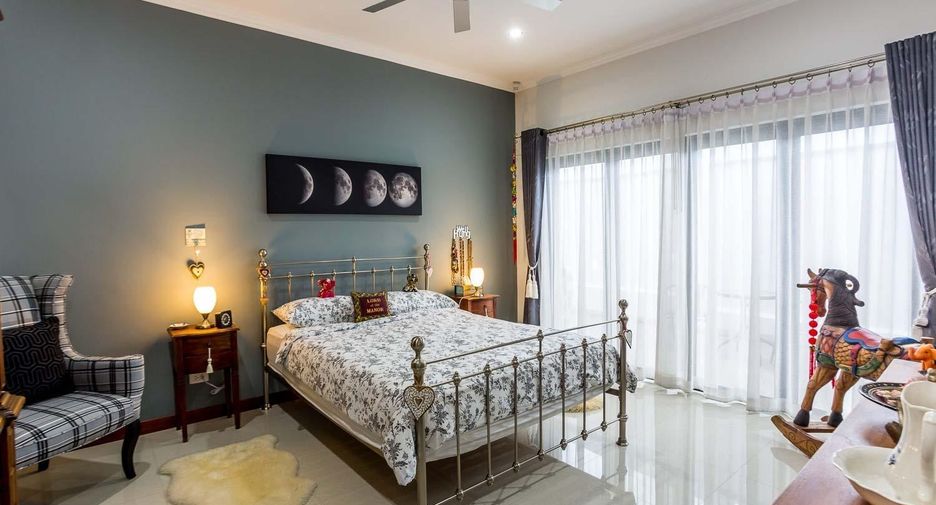 For sale 5 bedrooms villa in Hua Hin, Prachuap Khiri Khan