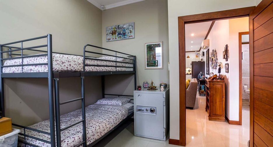 For sale 5 bedrooms villa in Hua Hin, Prachuap Khiri Khan
