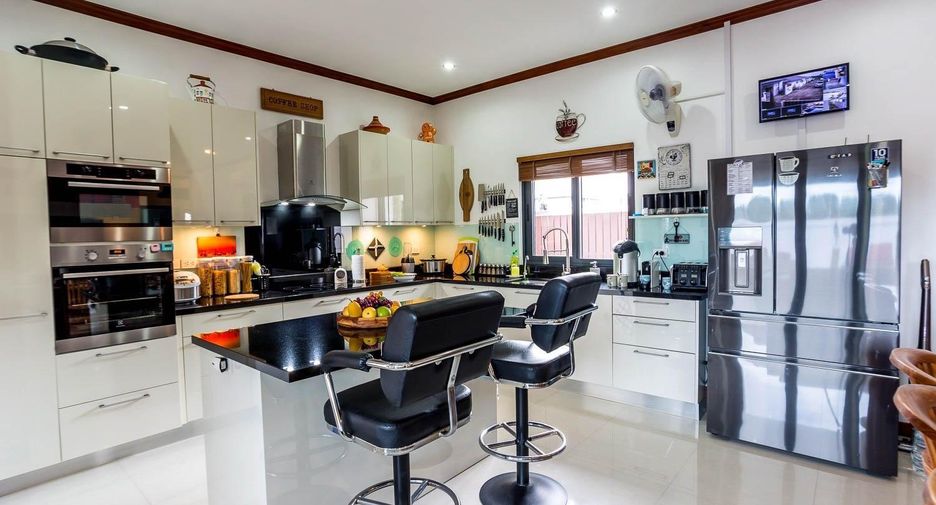 For sale 5 bedrooms villa in Hua Hin, Prachuap Khiri Khan