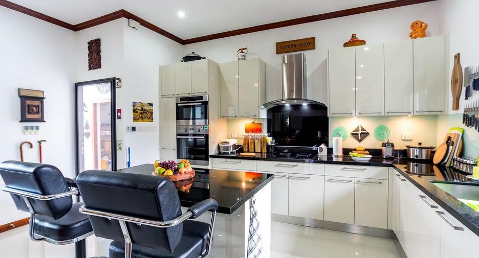 For sale 5 bedrooms villa in Hua Hin, Prachuap Khiri Khan