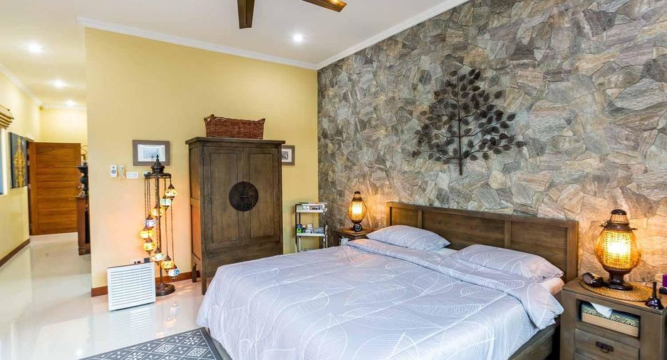 For sale 5 bedrooms villa in Hua Hin, Prachuap Khiri Khan