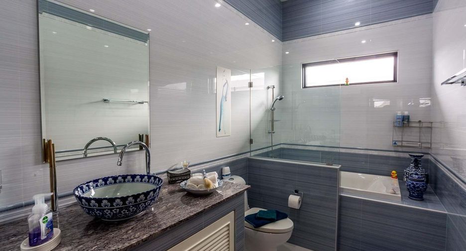 For sale 5 bedrooms villa in Hua Hin, Prachuap Khiri Khan