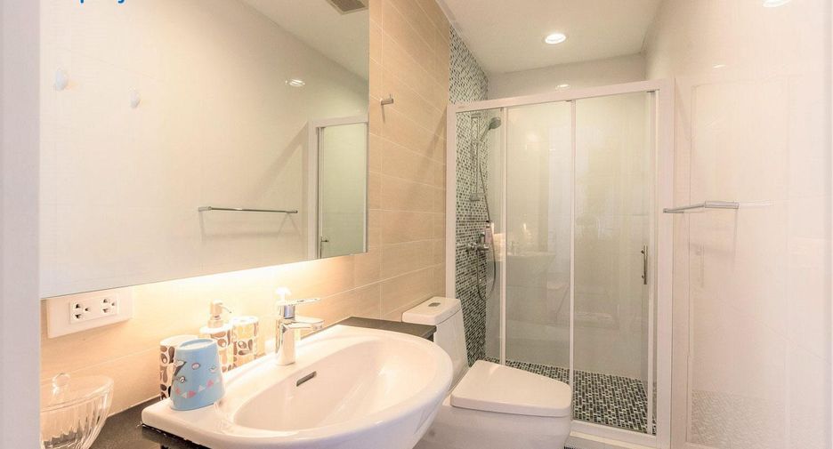 Condo en venta de 2 habitaciones 