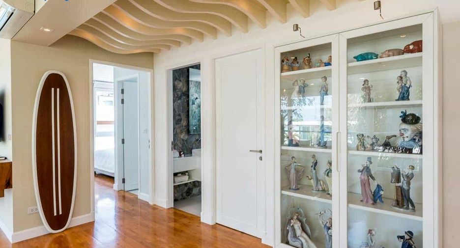 Condo en venta de 4 habitaciones 