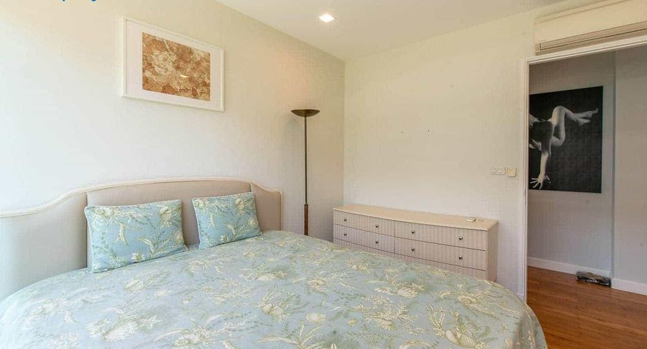 Condo en venta de 4 habitaciones 