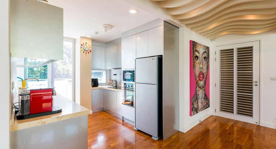Condo en venta de 4 habitaciones 