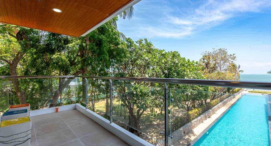 Condo en venta de 4 habitaciones 