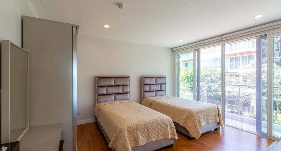 Condo en venta de 4 habitaciones 