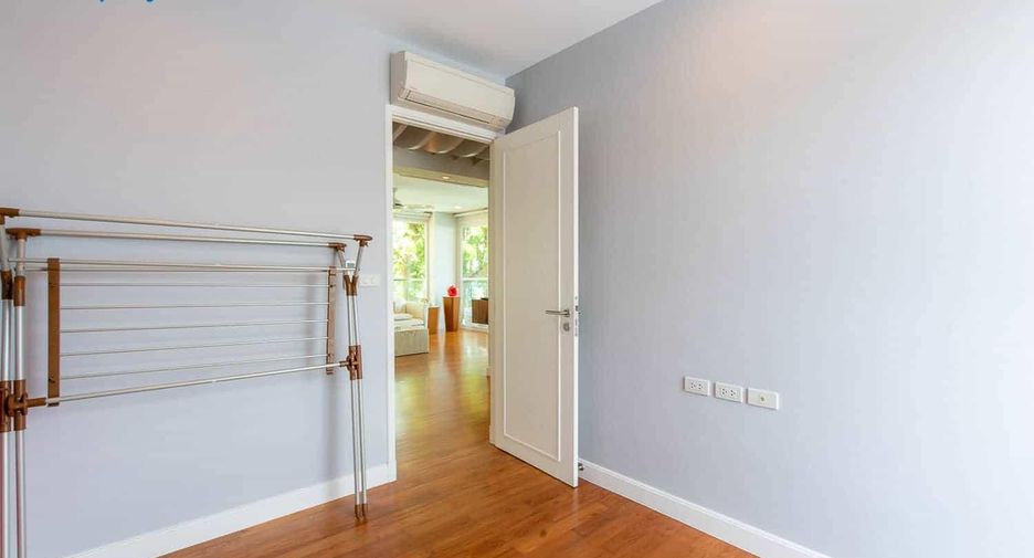 Condo en venta de 4 habitaciones 