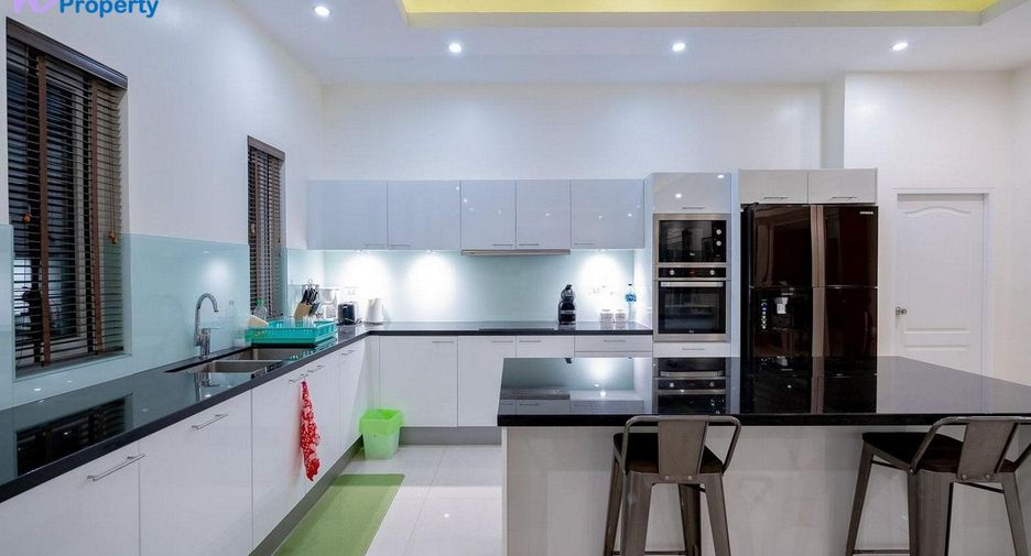 For sale 3 bedrooms villa in Cha Am, Phetchaburi
