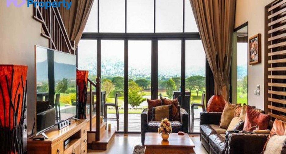 For sale 4 ベッドルーム villa in Hua Hin, Prachuap Khiri Khan
