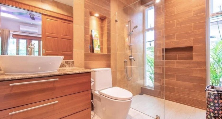 For sale 4 bedrooms villa in Hua Hin, Prachuap Khiri Khan