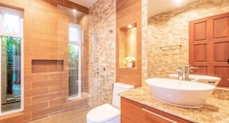 For sale 4 bedrooms villa in Hua Hin, Prachuap Khiri Khan