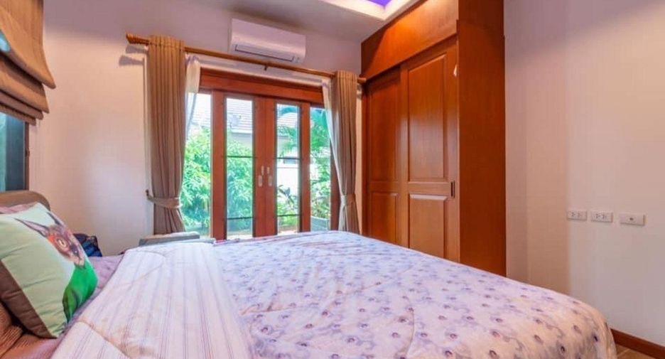 For sale 4 bedrooms villa in Hua Hin, Prachuap Khiri Khan