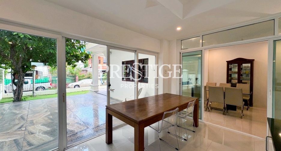 À vendre 4 chambres maison à East Pattaya, Pattaya